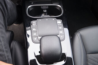 PRODÁM MERCEDES BENZ A 180D NOVÝ MODEL 2022 110.000KM DPH - 15