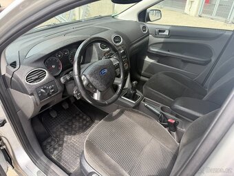 Ford Focus 1.6i, 74kw Ghia výbava - 15