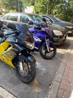 Prodám nepojízdnou motorku Daelim Roadwin 125R (2008, 10,9 k - 15