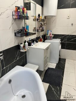 Prodej domu k bydlení i podnikání, dům s 5 bytovými jednotka - 15