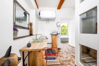 Nabízíme k prodeji stylově zařízený  Apartmánový dům v podhů - 15