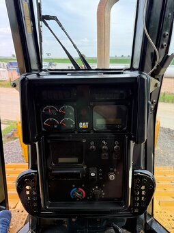 Buldozer CAT D6N XL-TOP STAV-Nový podvozek - 15