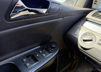 Volkswagen Passat 2,0 TDI HIGHLINE TAŽNÉ XENONY nafta - 15