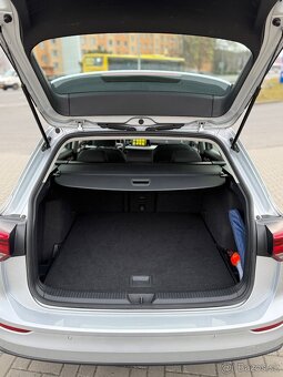 Vw Golf  kombi 2.0TDI--MANUÁL--2022--full LED--1.majitel-- - 15