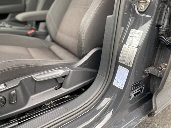 VW Passat B8 Variant 1.6 TDi 88kW DSG ACC CEBIA 1majitel - 15