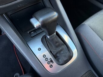 Volkswagen Golf 1.6i 75Kw Comfortline  Automat - 15