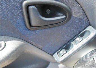 Renault Clio 1,2 16V 55 kW KLIMA benzín - 15
