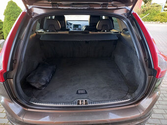 Volvo XC60, 2.4D5 120k 4x4+klima+Manual - 15