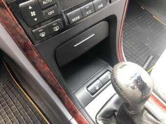 Kia Magentis, 2.5 V6 - 15