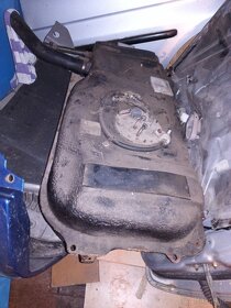 Mazda různé díly - 15