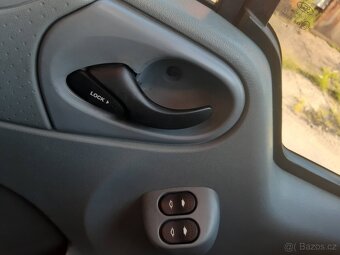 Ford Transit 2.2d  9 míst - 15