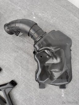 Nádrž Honda Africa Twin 1100 + poškoz. díly - 15