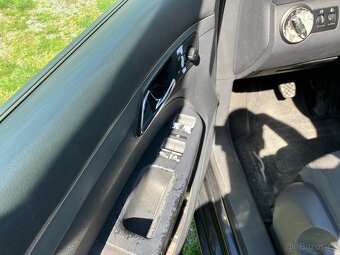 Volkswagen Touran 2.0 TDi - 15