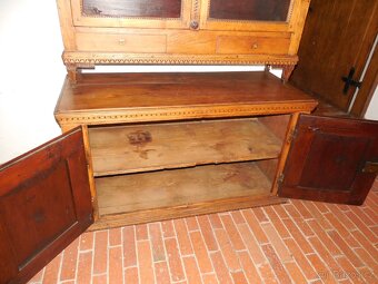 Klasicistní kredenc příborník - 15