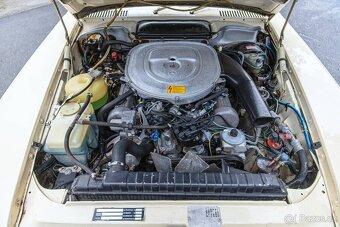 Mercedes-Benz SL 380 R107 - 15