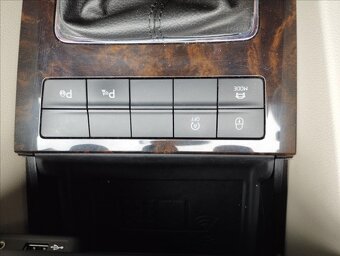 Škoda Octavia 2,0 TDI CR DPF Elegance Combi - 15
