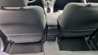 Avensis 1,8i kombi r.2005 krásný stav,velký servis STK - 15
