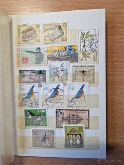 Poštovní známky v albu - 15