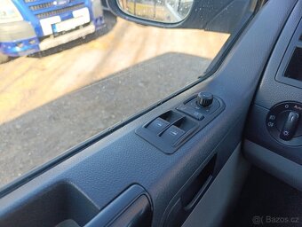 Volkswagen Transporter T5 2.0 TDi  tažné 2x b.dveře - 15