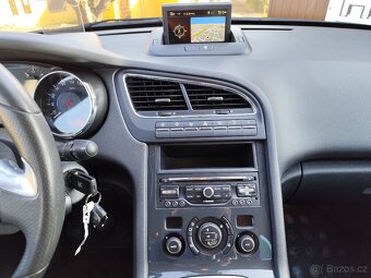 Peugeot 5008. 2.0HDI.110kw.R.V.4/2016.Panorama.7míst - 15