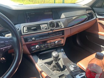 BMW 525d f11 manuál - 15
