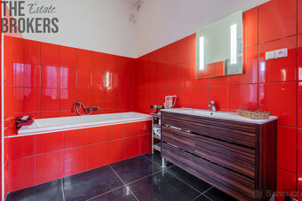 Prodej rodinného domu 270 m², pozemek 6025 m² - 15