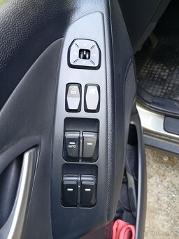 Hyundai ix 35,rok 2011,nový v Čr,1.7crdi,1.maj,126.890km - 15