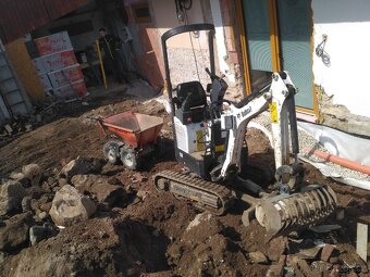 Zemní práce minibagr Bobcat E10 - 15