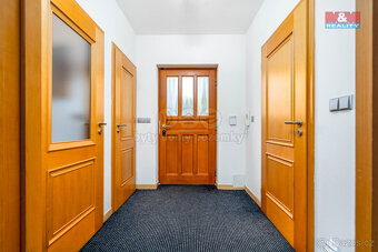 Prodej rodinného domu 299 m², pozemek 1751 m², Kamenice - 15