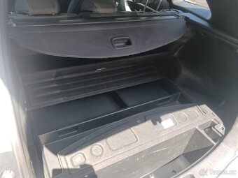 Hyundai i30 1,4 73 kW KOMBI TRIKOLOR - 15