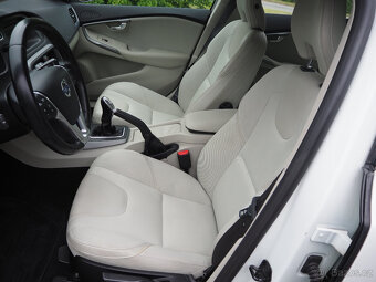 Volvo V40 2.0 D3 5ti válec, původ ČR - 15