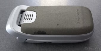 Prodám Sony-Ericsson nejspíš je to Z520i funkčni s nabíj. - 15