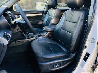Kia Sorento 2.2CRDi 145KW 4x4 AUTOMAT VÝHŘEV KAMERA TAŽNÉ - 15