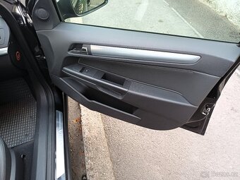 Opel Astra 1.9 CDTi (110 kW) z roku 2010 - 15