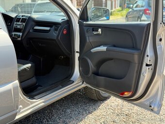 Kia Sportage 4x4 2.0i 16v Max výbava - 15