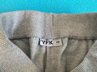 5x tepláky- 3x Zara, Sinsay, YFK- 116/122 - 15
