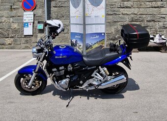 Suzuki GSX 1400 - 15