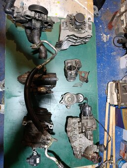 Jeep Grand Cherokee WK2 2011-2013 části motoru - 15