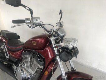 Suzuki VS 750 Intruder - 15