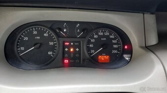 PRODEJ AUTOMOBILU Renault Trafic - 15