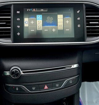 PEUGEOT 308 KOMBI 1.2 PURETECH 110 MANUÁL 2015 BEZ POŠKOZENÍ - 15