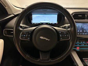 Jaguar F-Pace 30d 221kW AWD PANO ACC LED VIRTUÁL TAŽNÉ - 15