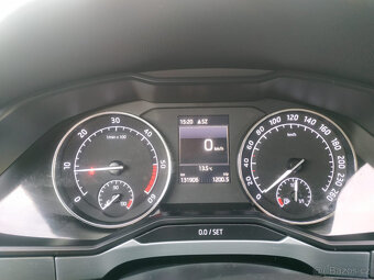 Škoda Superb combi 2,0 TDi - 15