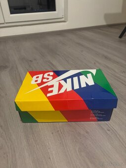 Nike SB Dunk Low Ben & Jerry's - 15