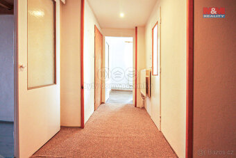 Prodej bytu 2+1, 66 m², Nový Bor, ul. Palackého náměstí - 15