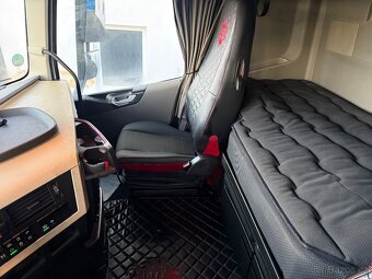 Volvo FH 500 8x4 třístranný sklápěč Bordmatic - 15
