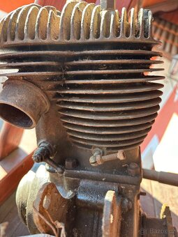 Ariel 550 SV - motor - 15