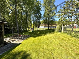 Dva RD s krytým stáním, kolnou a zahradou 2155 m2 - Rozvadov - 15