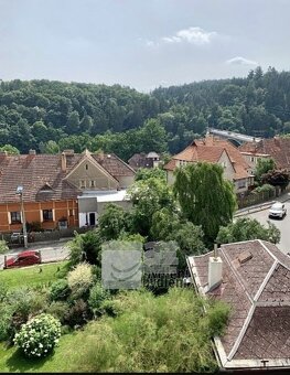 Prostorný mezonet  2kk, 106 m2 po celkové rekonstrukci, skle - 15