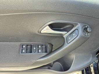 VW Polo 1,2 tsi 66 kw 2012 5xdveře - 15